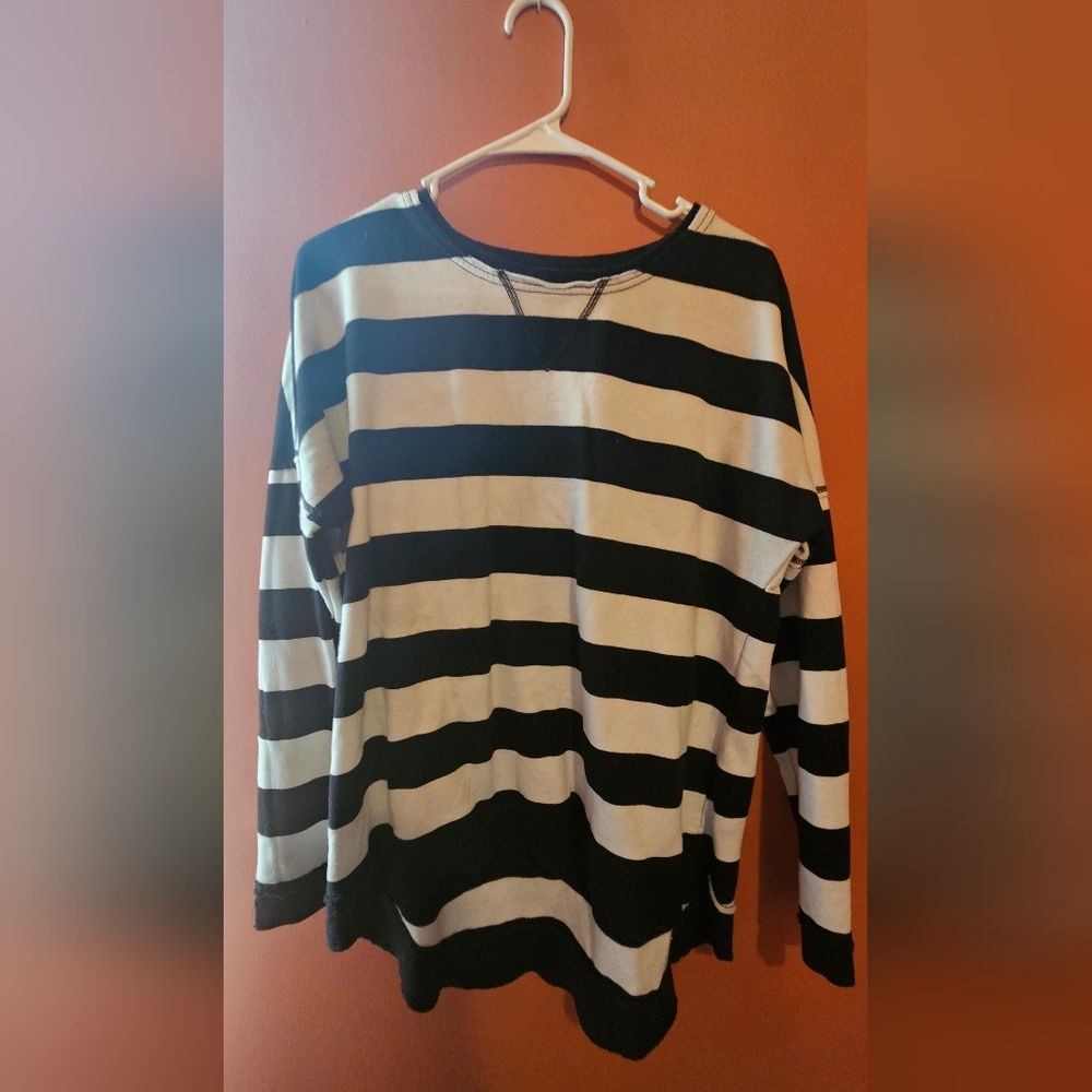 Crown & Ivy Black and White Crew Neck Sweater